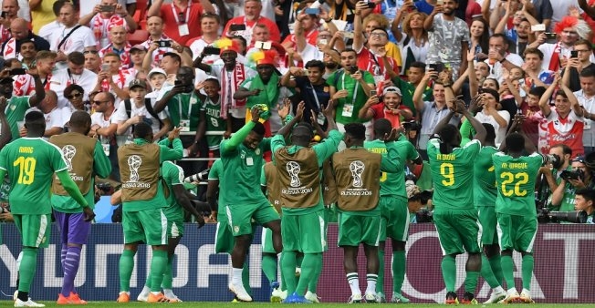 world cup senegal beat poland 2 1 in group game