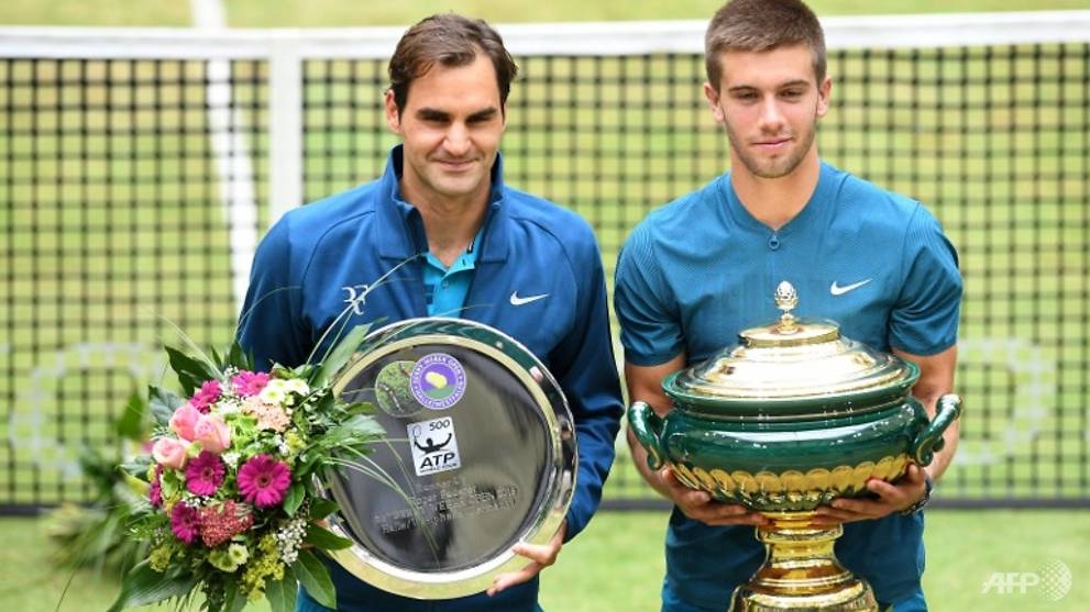 federer loses top spot and chance of 10th halle title in coric shock