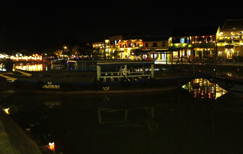 hoi an ancient town twinkles at night