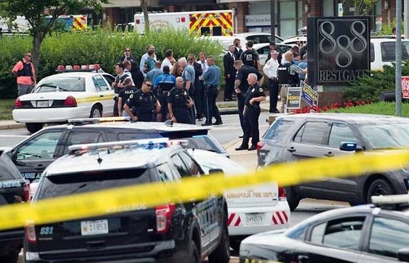 Gunman shoots into Maryland newsroom, kills at least five