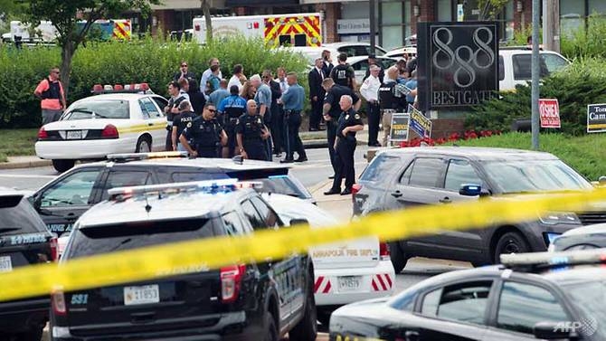 gunman shoots into maryland newsroom kills at least five