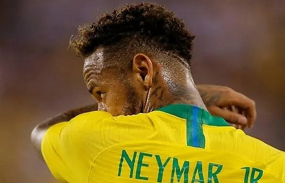 lawyers drop brazil star neymars rape accuser