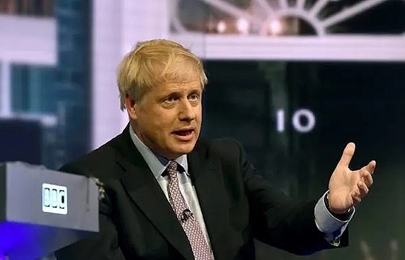 Boris Johnson wins key Brexit backing in UK leadership race
