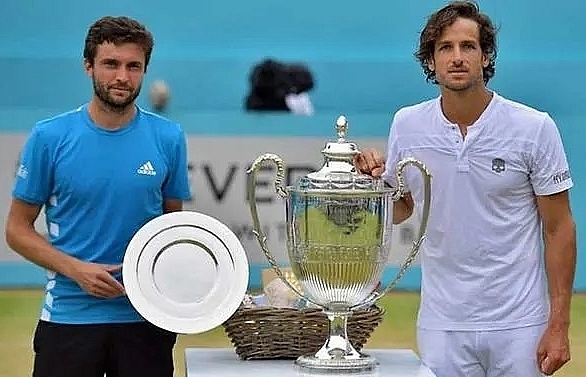 Lopez becomes oldest Queen's title winner at 37
