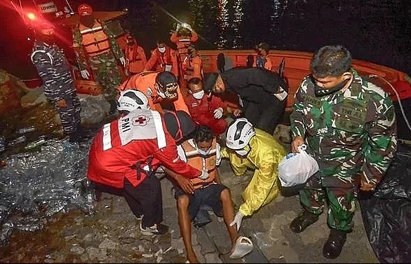 10 missing after fishing boat capsizes off Indonesia