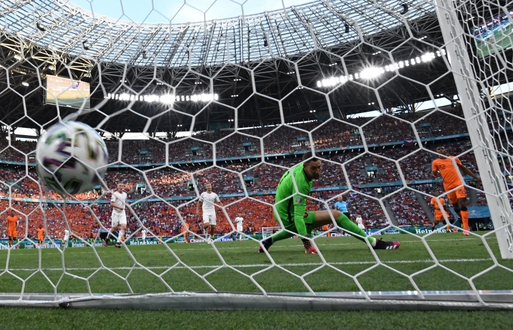 Czechs upset 10-man Netherlands to reach Euro 2020 quarter-finals