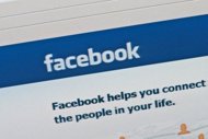 Yahoo!, Facebook unveil alliance, end patent dispute