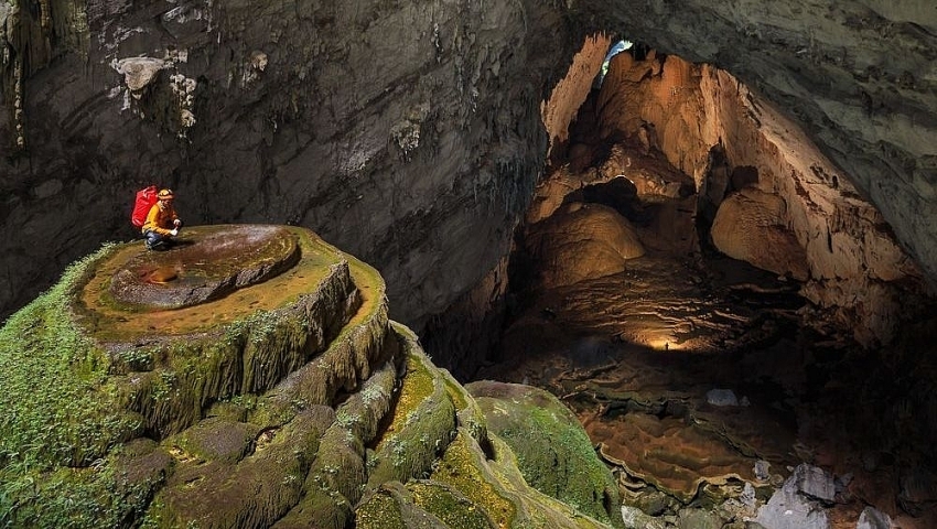 winner of online contest to get free tour of marvelous son doong cave