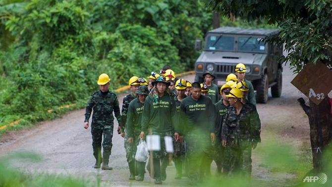 rain adds urgency to rescue of last five trapped in thai cave