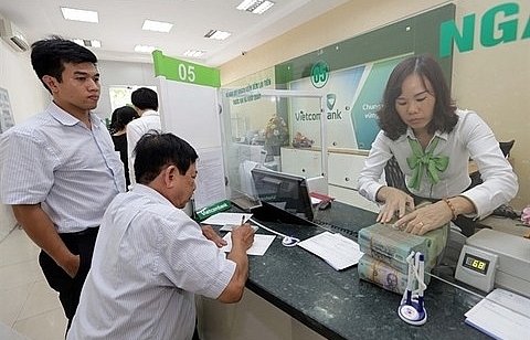Vietnam stocks lose steam on late sales