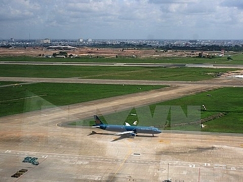 mot proposes upgrading airport runways in hanoi hcm city