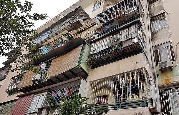 Caged-balcony apartments lead to a dead end
