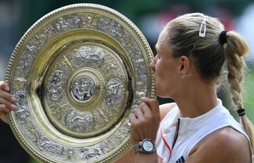 Kerber stuns Serena's history bid in Wimbledon final
