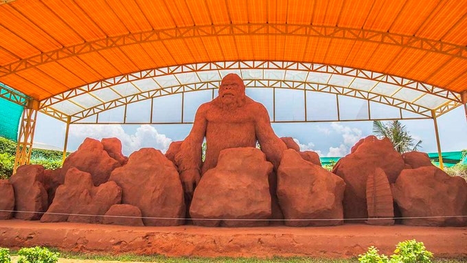 vietnams first sand sculpture park opens in phan thiet