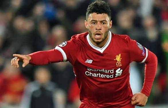 Injured Liverpool star Oxlade-Chamberlain 'likely to miss whole season'