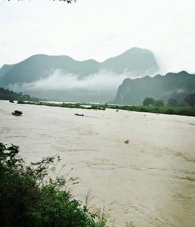 phong nha ke bang caves close due to heavy rains