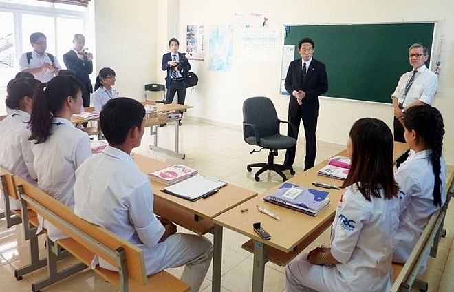 Japan targets 10,000 Vietnamese caregivers by 2020