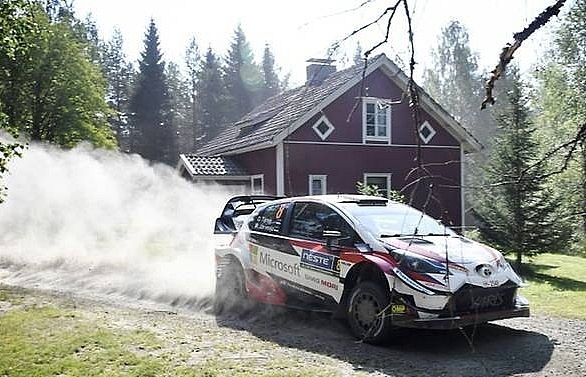 Tanak leads in Finland as Neuville, Ogier fail to get grip