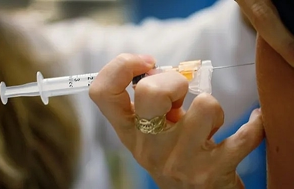 UK offers HPV vaccines to boys, aims to stop 100,000 cancer cases