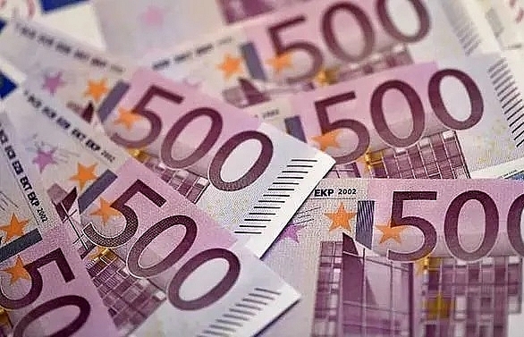 Euro touches two-year low as ECB signals stimulus and rate cut