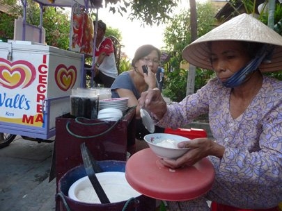 delicious street food in hoi an