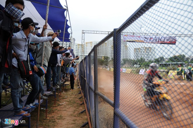 Những pha đua tốc độ mạnh mẽ tại giải môtô lớn nhất Việt Nam