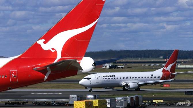 Two Qantas planes turn back to Australia over safety concerns