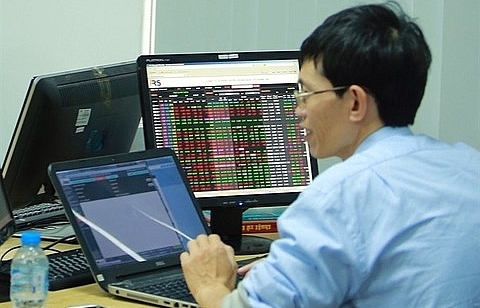 Vietnam stocks slip on China-US trade fears