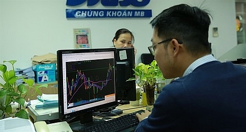 vn stocks gain on divestment plans
