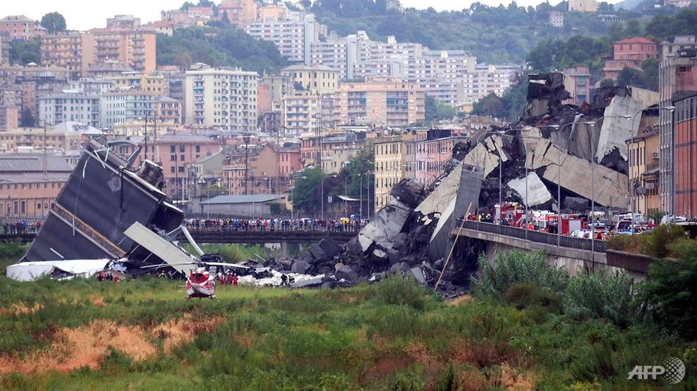 italy highway bridge collapses in genoa at least 22 dead