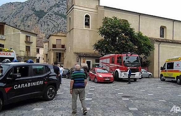 Eight hikers die as flash flood hits Italy's Calabria