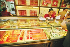 gold soars by vnd1million a tael in vietnam