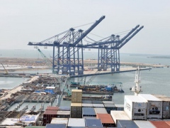 Gov't puts halt to foot-dragging transshipment port project