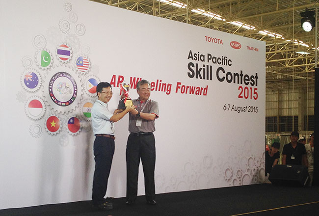 toyota motor vietnam receives medals in toyota asia pacific skill contest 2015