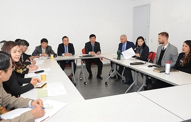 VN, Mexico share experience in personnel training, public administration