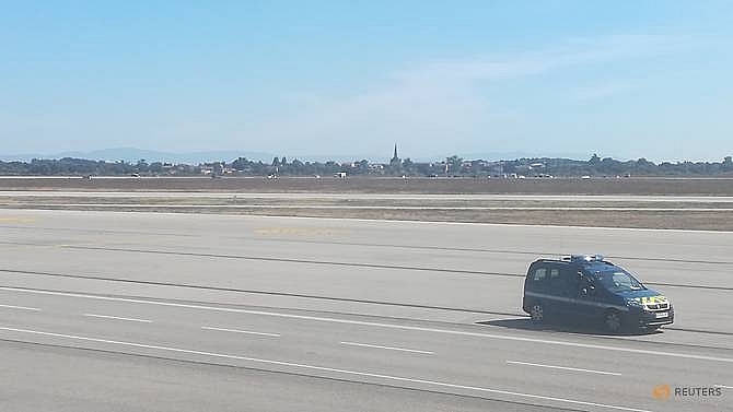 police chase shuts down frances lyon airport runway