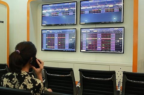 vn shares see slight growth on unstable sentiment