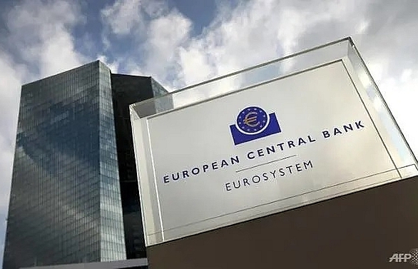 ECB unveils hotly-awaited stimulus package