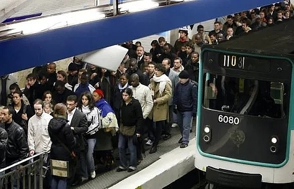 Paris braces for massive metro strike over pension reform