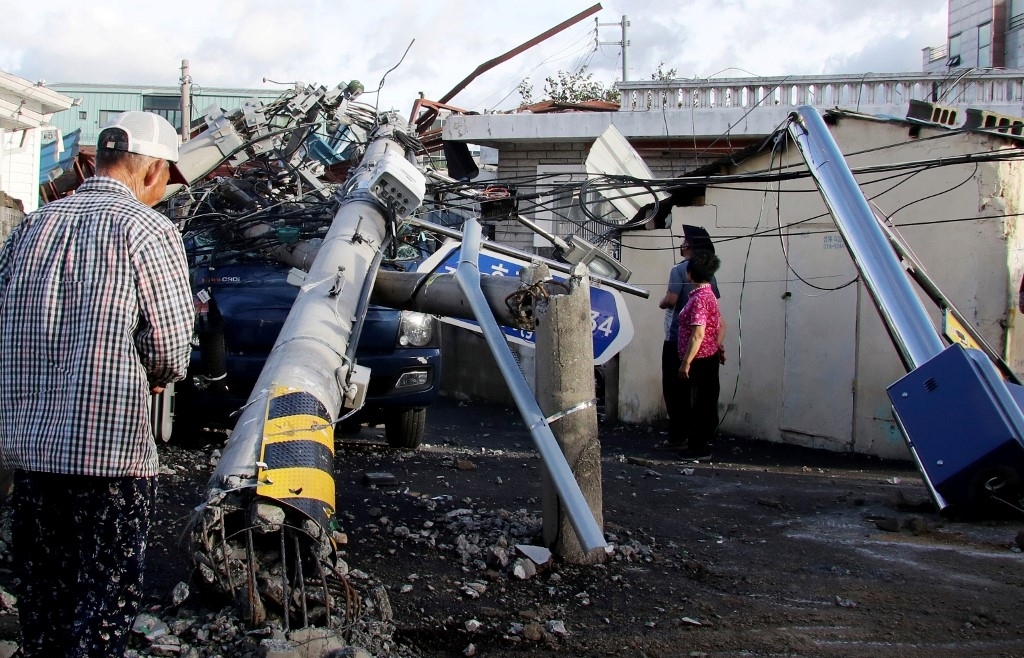 typhoon maysak lashes south korea