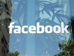 Facebook joins forces with Skype