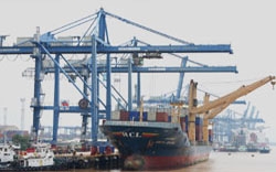 Ports seek public-private money