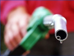 Experts urge change to fuel price rule