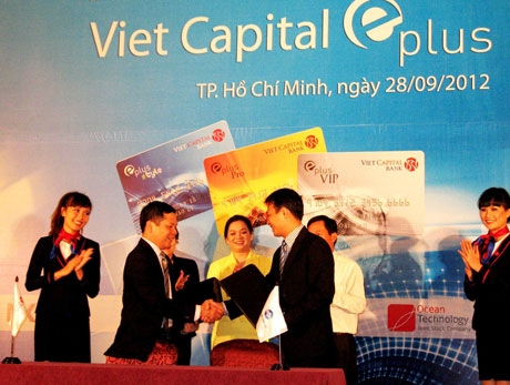 viet capital bank hooks into smartlink card