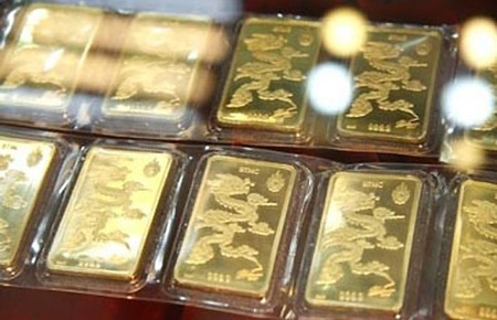 Gold price jumps sharply in Vietnam