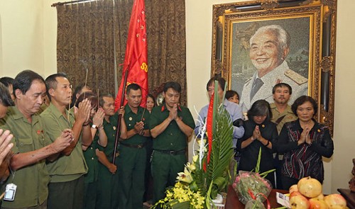 vietnamese mark gen giaps 1st death anniversary