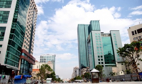 electric buses planned for backpacker area in ho chi minh city