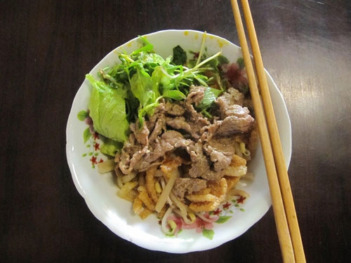 exploring the traditional foods of hoi an