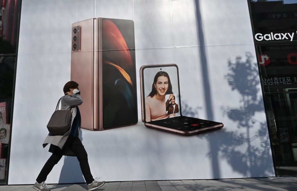 Samsung flags near-60% operating profit jump after Huawei boost