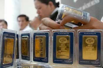 gold prices sink by vnd550000 a tael in vietnam